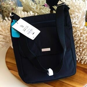 Baggallini 🔥 NWT 🔥 Town Bagg - black. Crossbody. NEVER WORN. NEW! A+